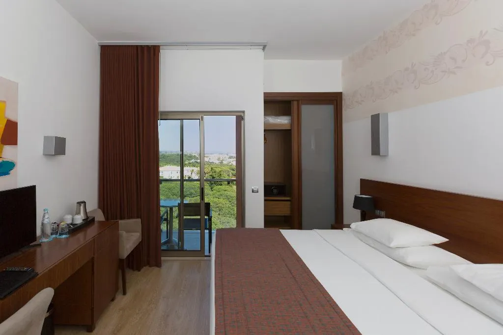 DOUBLE SINGLE USE CLASSIC Room, Aqua Pedra dos Bicos Design Beach -Adults Friendly, Algarve