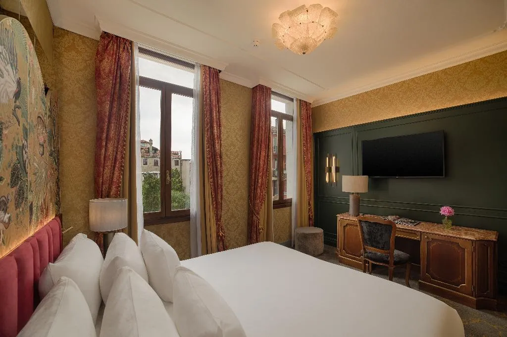 DOUBLE PREMIUM Room, NH Collection Venezia Grand Hotel Palazzo dei Dogi, Venice