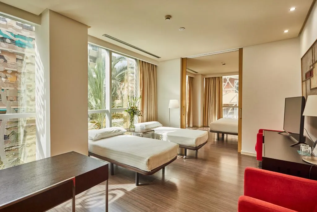 FAMILY ROOM STANDARD Room, Silken Puerta Valencia, Valencia