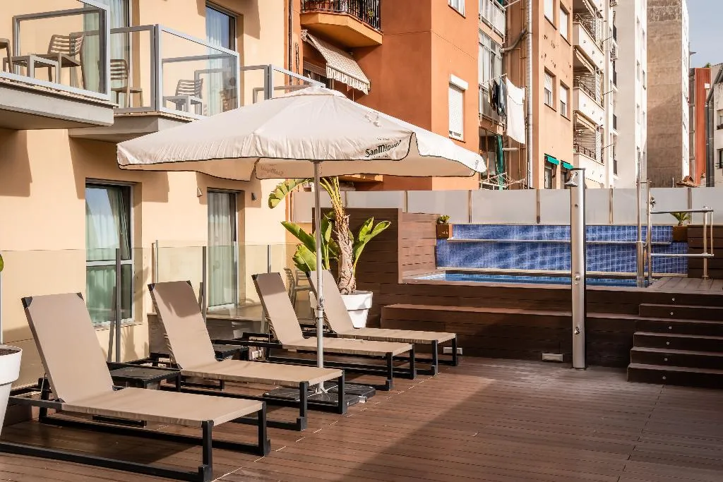 Pool, Arya Stadium Hotel, Barcelona
