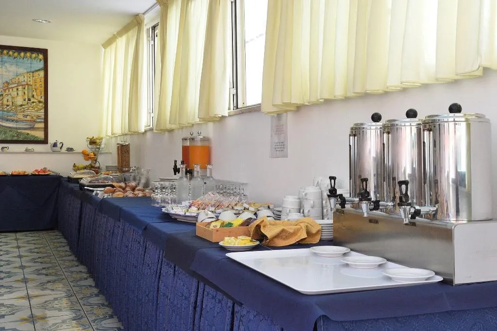 Restaurant, Hotel Settebello, Naples