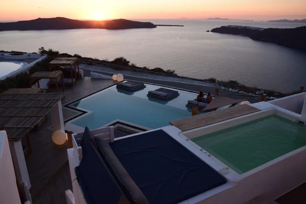 Pool, Amaze Suites, Santorini