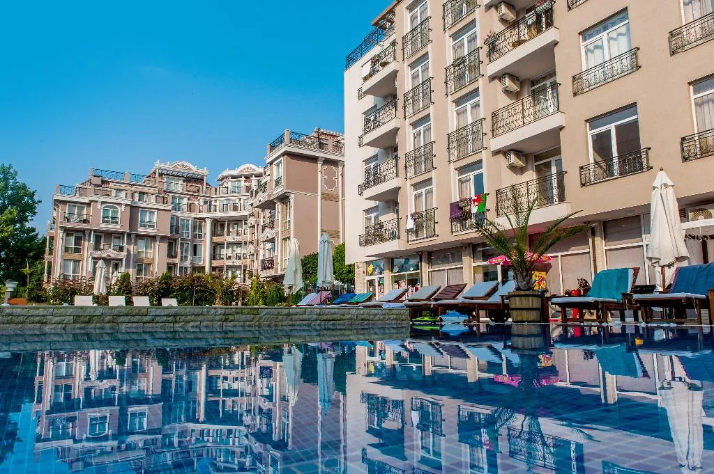Pool, Dawn Park, Bourgas