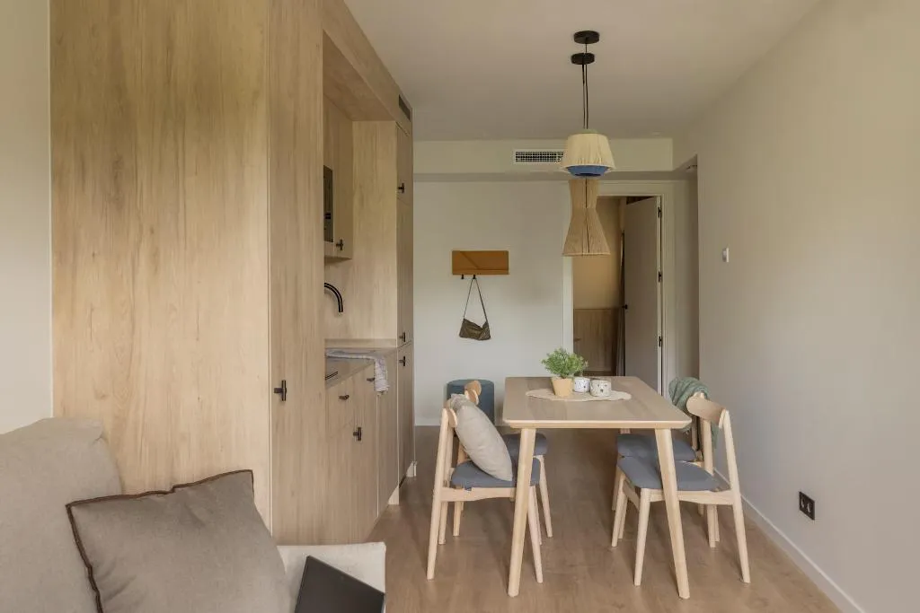 APARTMENT WITH BALCONY Room, Libere Barcelona Sant Antoni, Barcelona