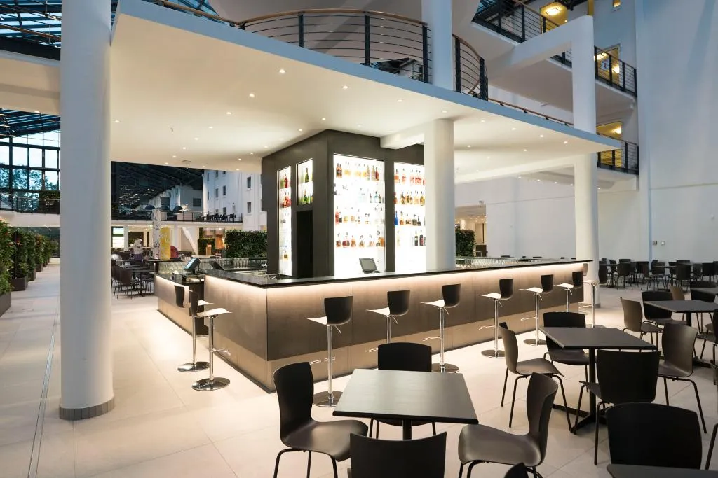 Bar, Estrel Hotel Berlin, Berlin