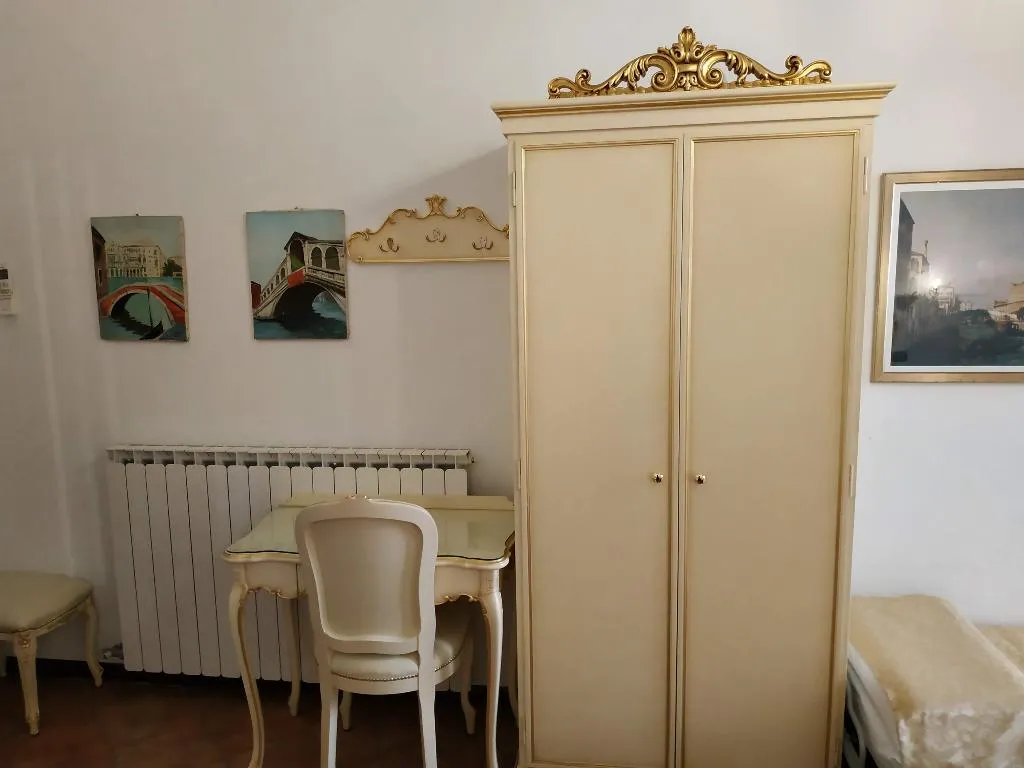 FAMILY ROOM STANDARD Room, Alloggi SS. Giovanni e Paolo, Venice