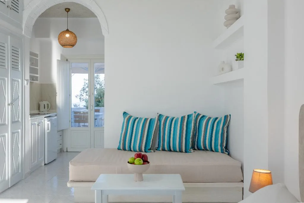 SUITE WITH BALCONY WITH VIEWS Room, Nevma Suites, Santorini