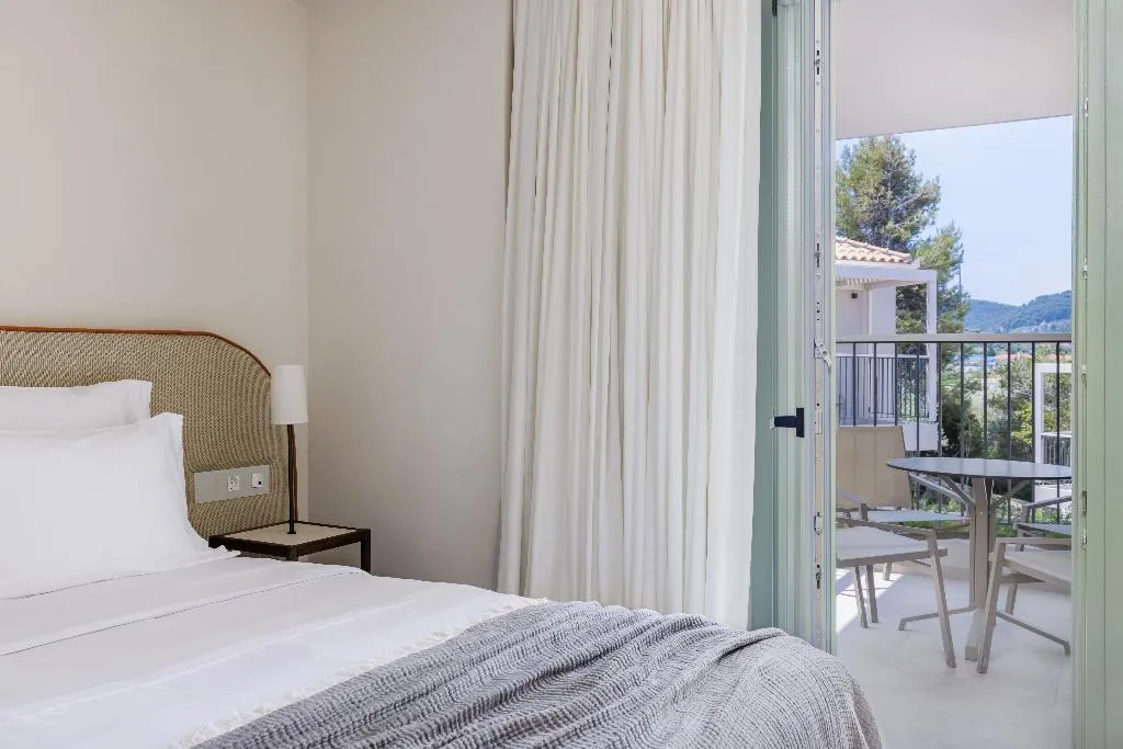 JUNIOR SUITE DELUXE SEA VIEW Room, Minnŏ Boutique Hotel & Spa, Skiathos