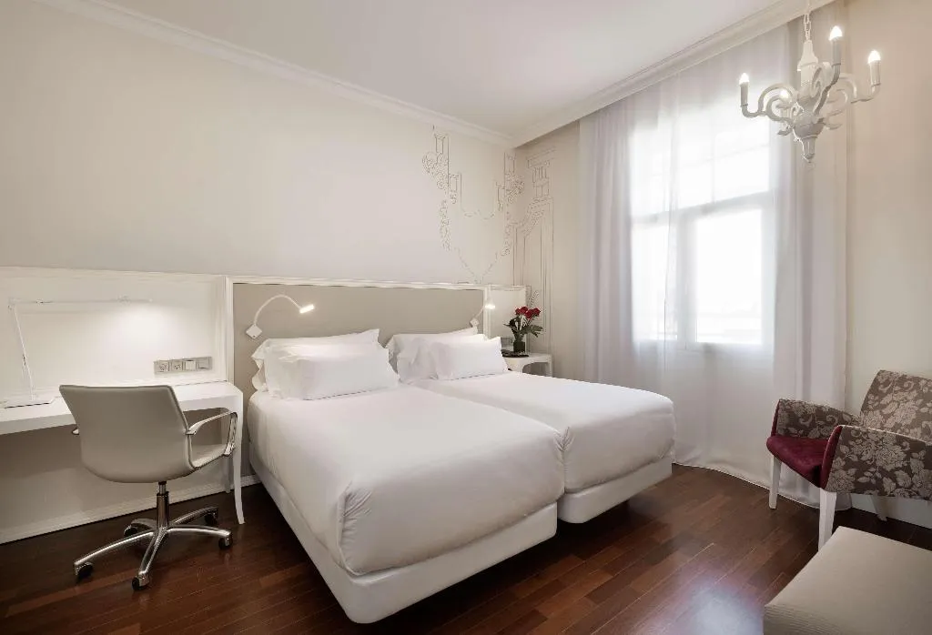 DOUBLE SUPERIOR Room, NH Collection Madrid Abascal, Madrid