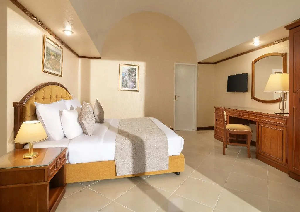 SUITE KING SIZE BED Room, JAZ Pyramids Resort, Cairo