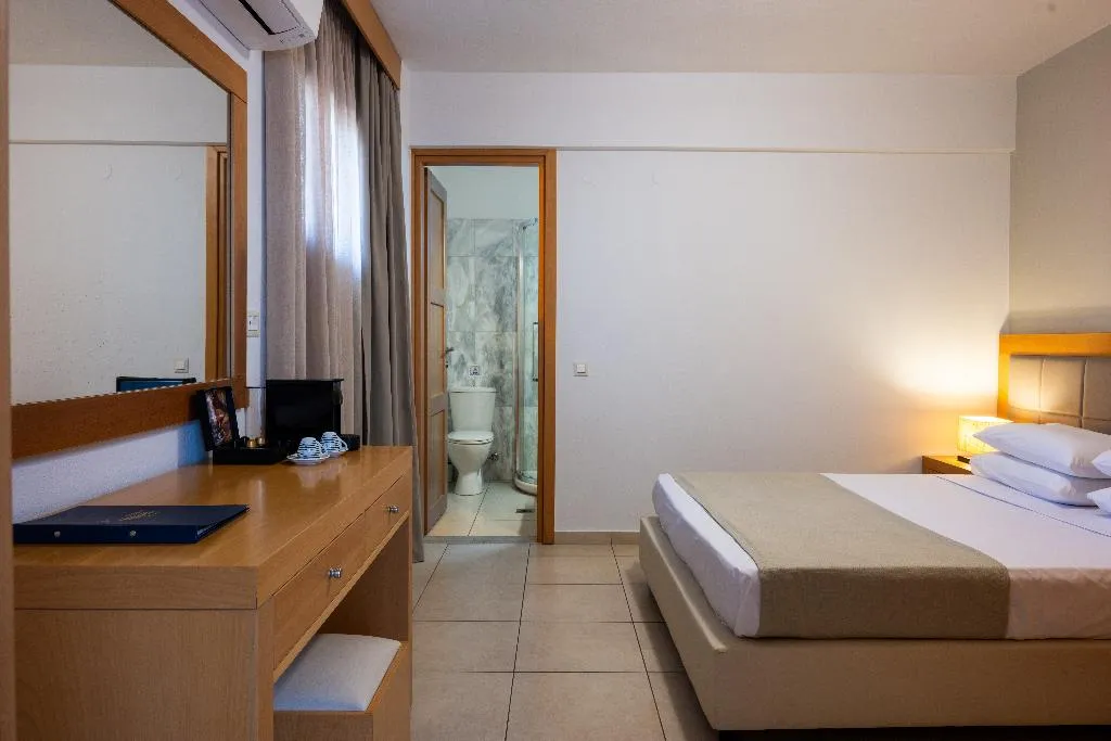 SUITE WITH PRIVATE POOL Room, Miramare Resort & Spa, Crete