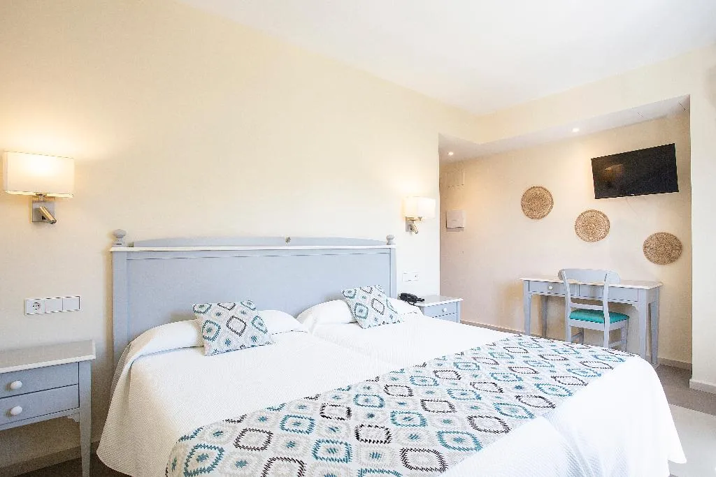 Double or Twin STANDARD Room, Playa Sol, Majorca