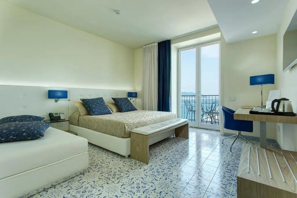 JUNIOR SUITE STANDARD Room, Lloyd's Baia, Naples