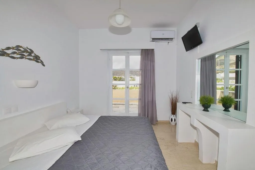 Room, Ira Apartments, Santorini