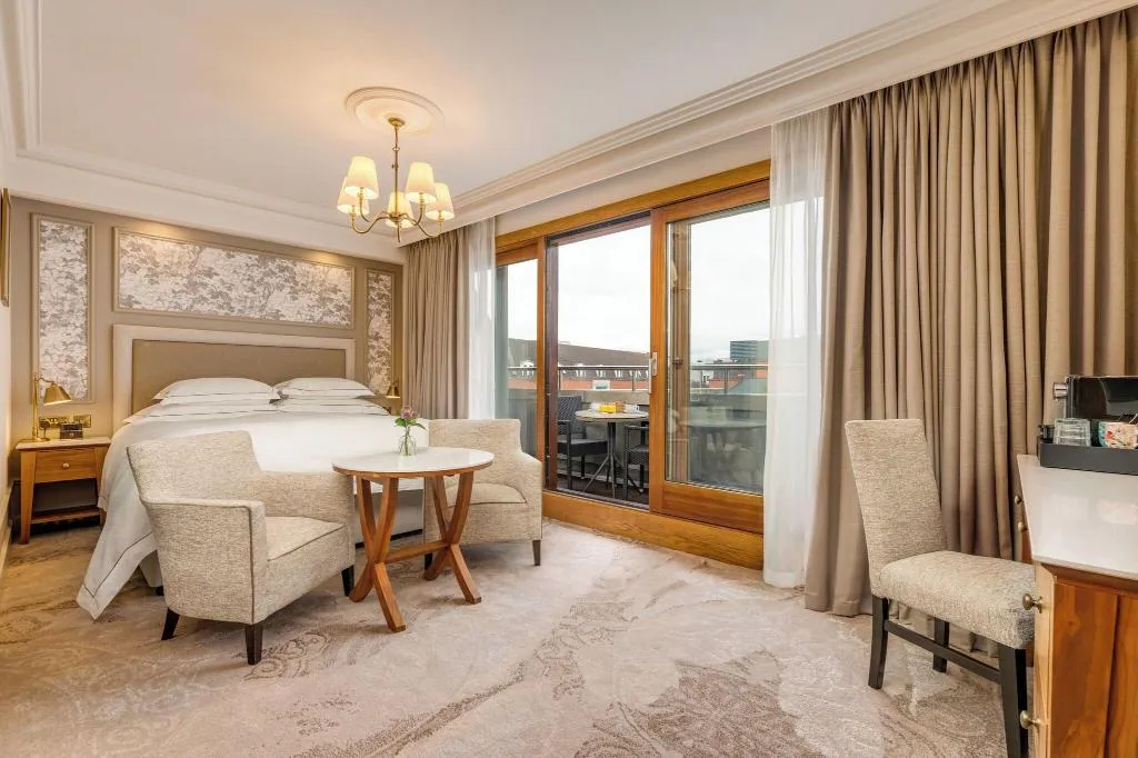 DOUBLE KING SIZE BED Room, Brooks, Dublin