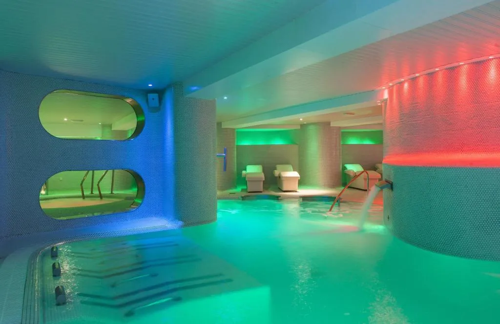 Sports and Entertainment, Ambassador Playa II, Costa Blanca