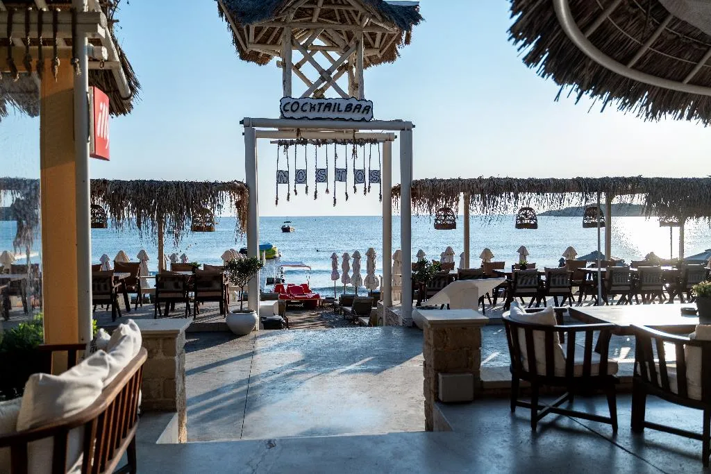 Bar, Nostos Beach Boutique Hotel, Crete