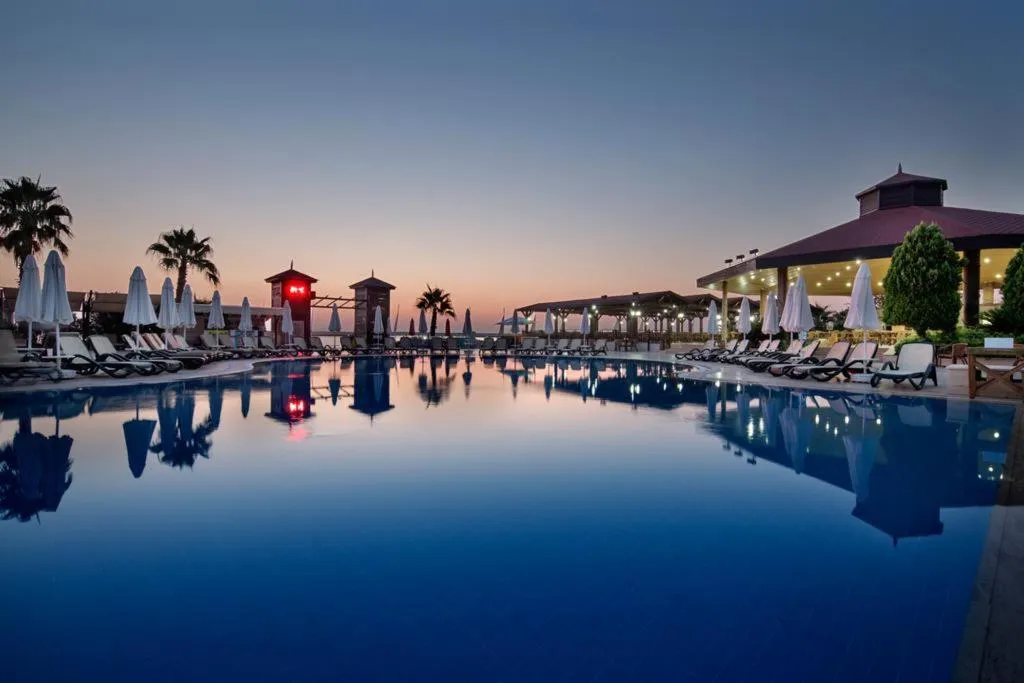 Pool, Crystal Flora Pearl Collection, Antalya