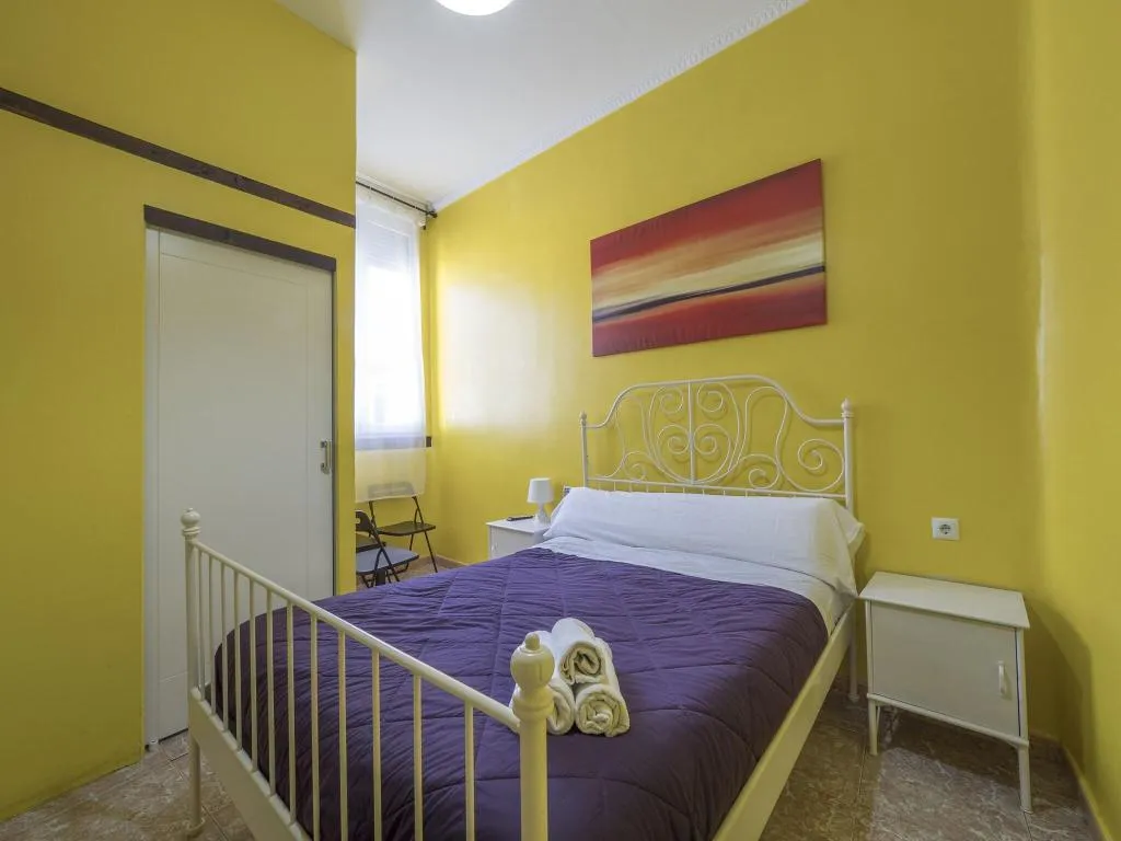 Room, Hostal Apolo Xi, Madrid