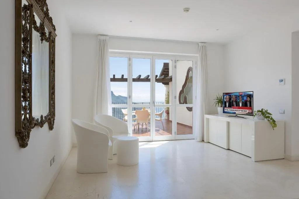 Lobby, Villa Piedimonte, Naples
