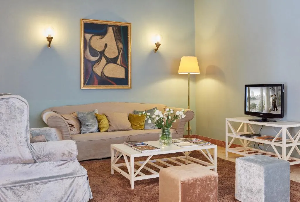 Lobby, Punta Nord-Est, Palermo