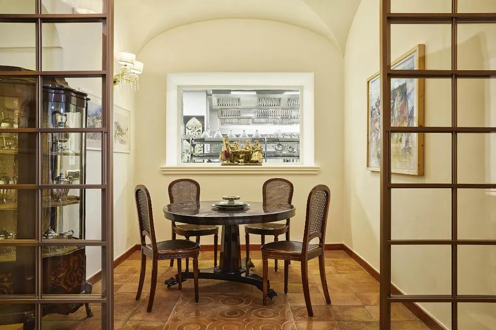 Restaurant, Palazzo Avino, Naples