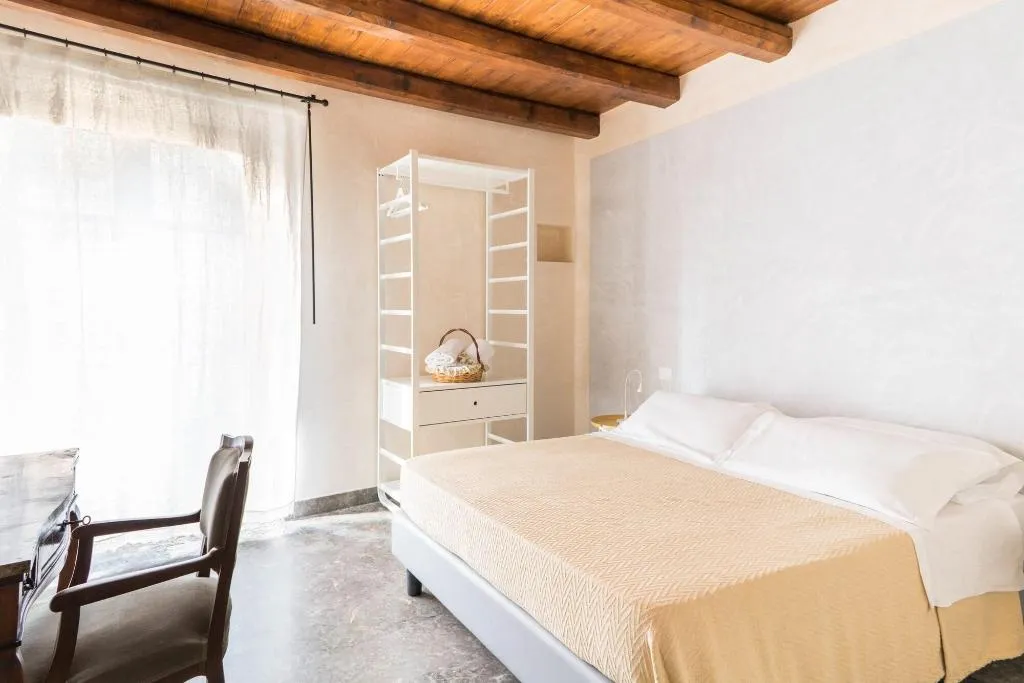 Room, Le Pomelie Bed And Breakfast, Catania