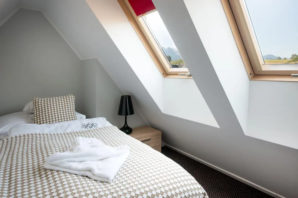 APARTMENT THREE BEDROOMS Room, Harenda Residence- Destigo Hotels, Krakow