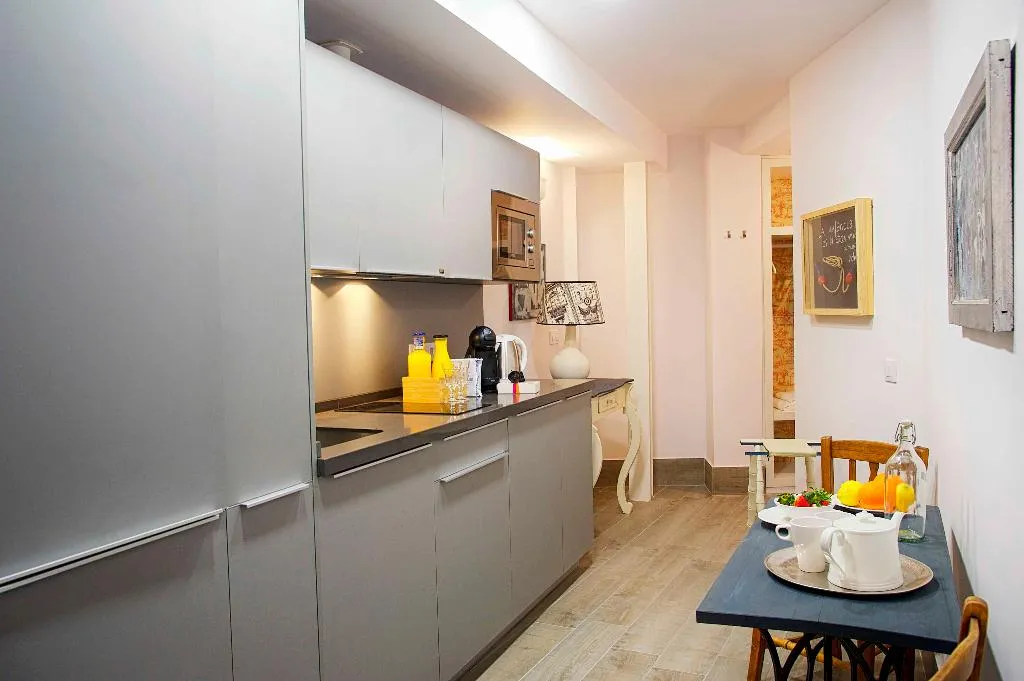 APARTMENT DELUXE Room, Overland Suites Catedral Luxury Apartments, Seville