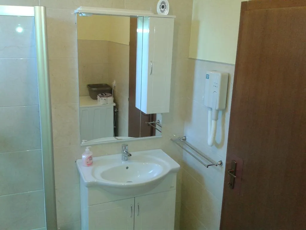 APARTMENT WITH BALCONY Room, House Perone, Dubrovnik