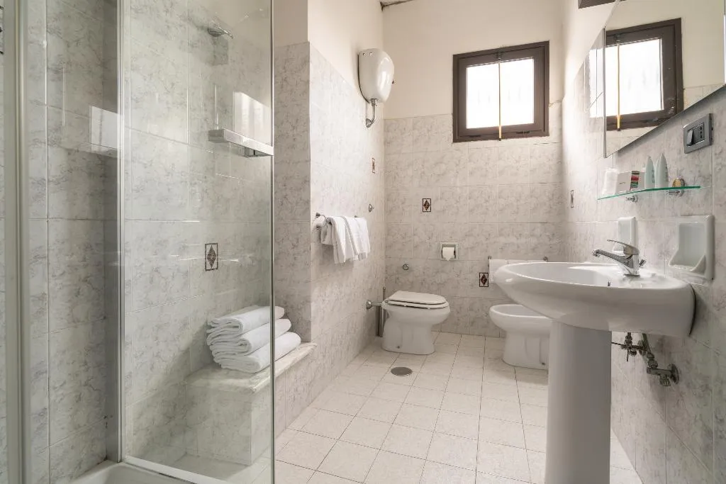 TRIPLE STANDARD Room, Palace Hotel, Naples