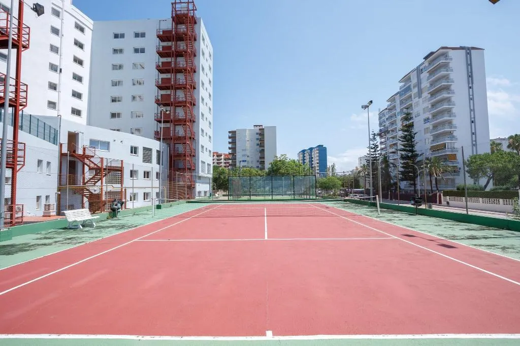 Sports and Entertainment, Tres Anclas, Valencia
