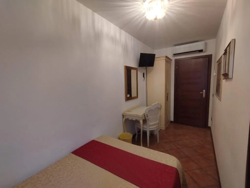 DOUBLE ECONOMY Room, Alloggi SS. Giovanni e Paolo, Venice