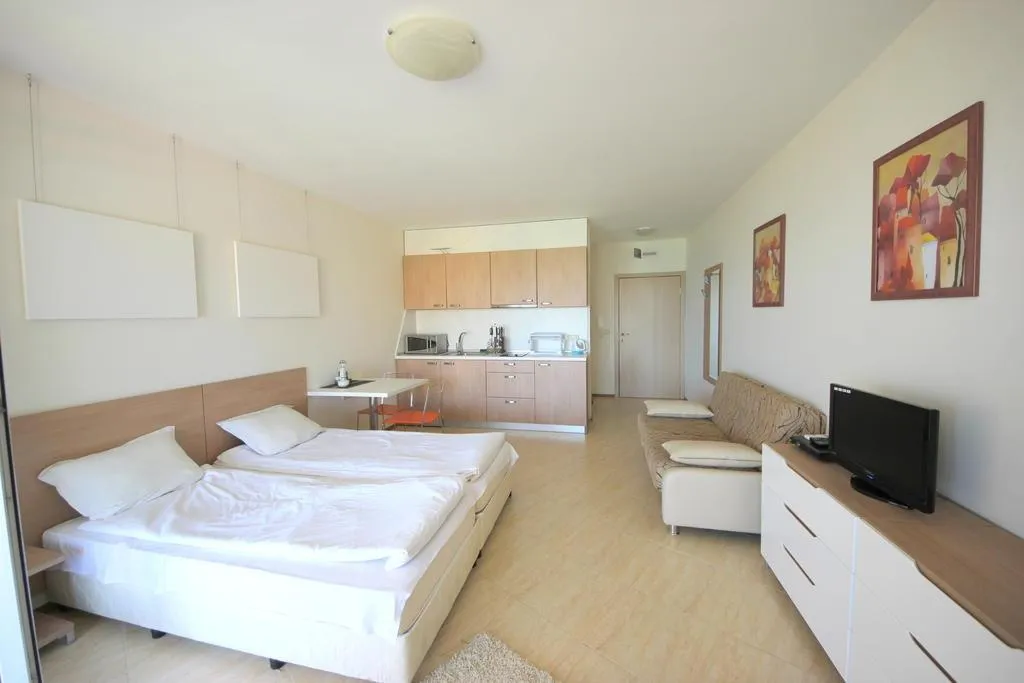 STUDIO POOL VIEW Room, Menada Grand Resort Apartments, Bourgas