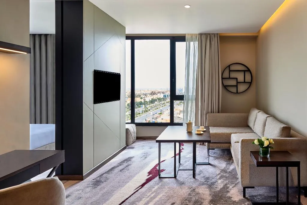 JUNIOR SUITE CLUB KING BED Room, Crowne Plaza West Cairo - Arkan, Cairo