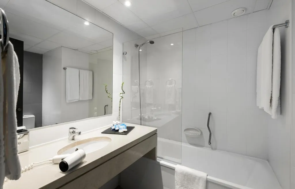 DOUBLE LAND VIEW Room, Tryp Lisboa Caparica Mar Hotel, Lisbon