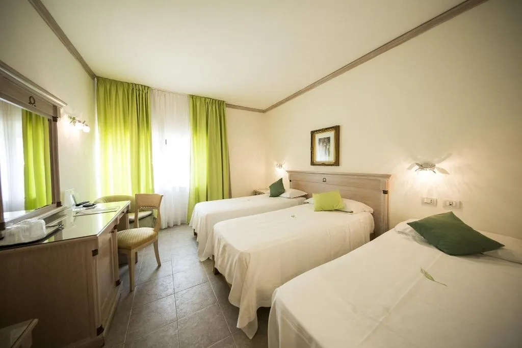 Room, Mancini Park, Rome
