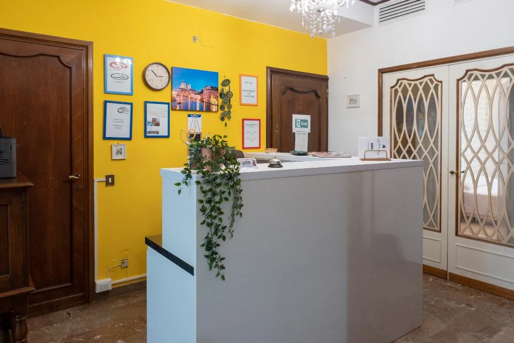 Lobby, Guest House Train Station, Venice