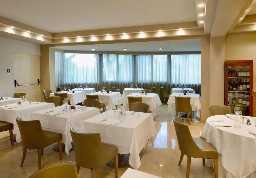 Restaurant, President Park, Catania