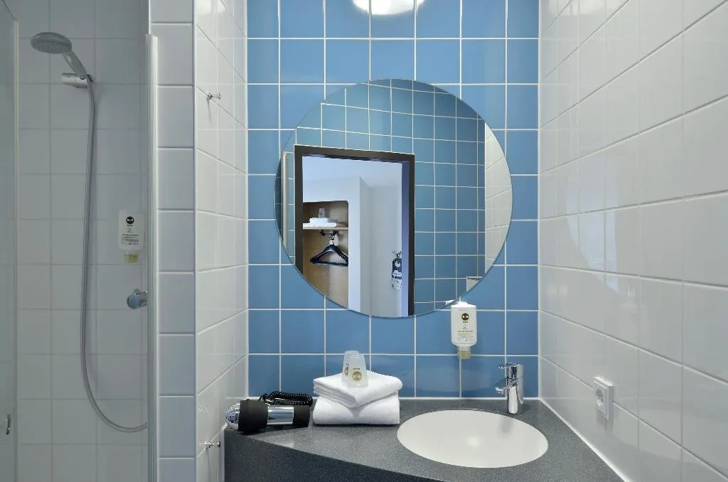 Room, B&B HOTEL Berlin-Charlottenburg, Berlin