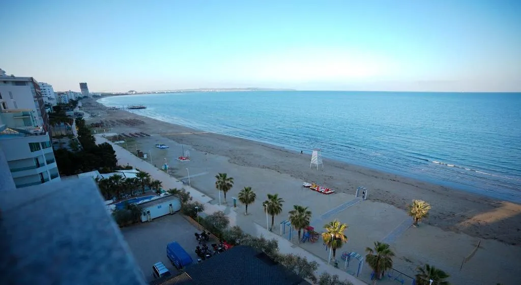 Room, Hotel Majestic, Durres