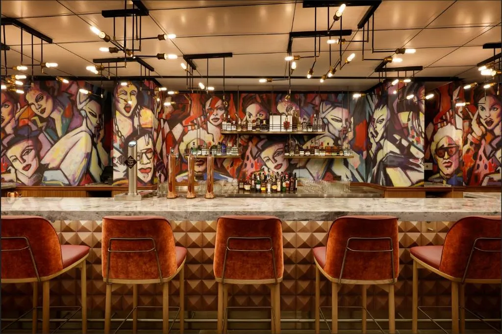 Bar, Hard Rock Hotel Madrid, Madrid