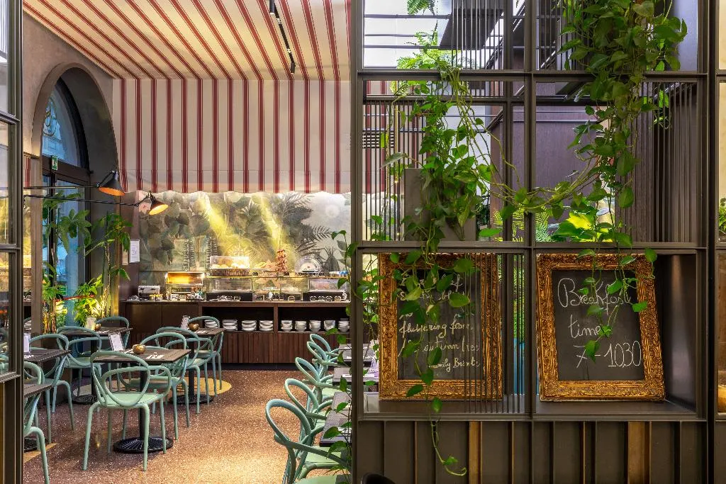 Lobby, Sanpi Milano, Milan