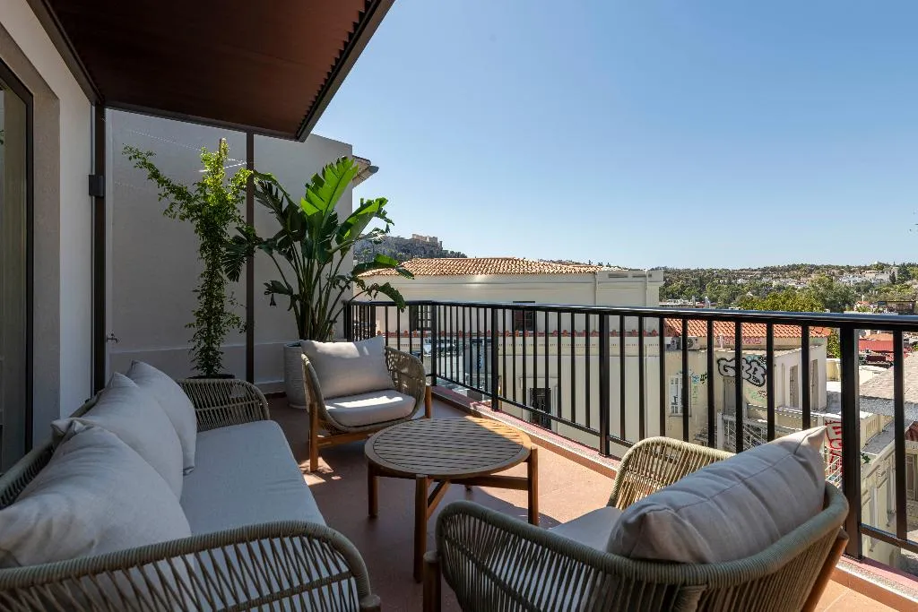 DOUBLE DELUXE QUEEN BED Room, Parea, Athens