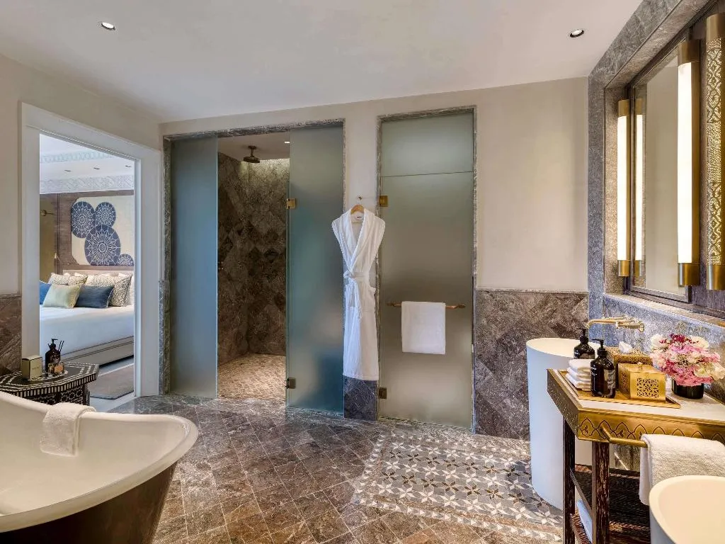 JUNIOR SUITE KING SIZE BED Room, Fairmont Tazi Palace Tangier, Tangier