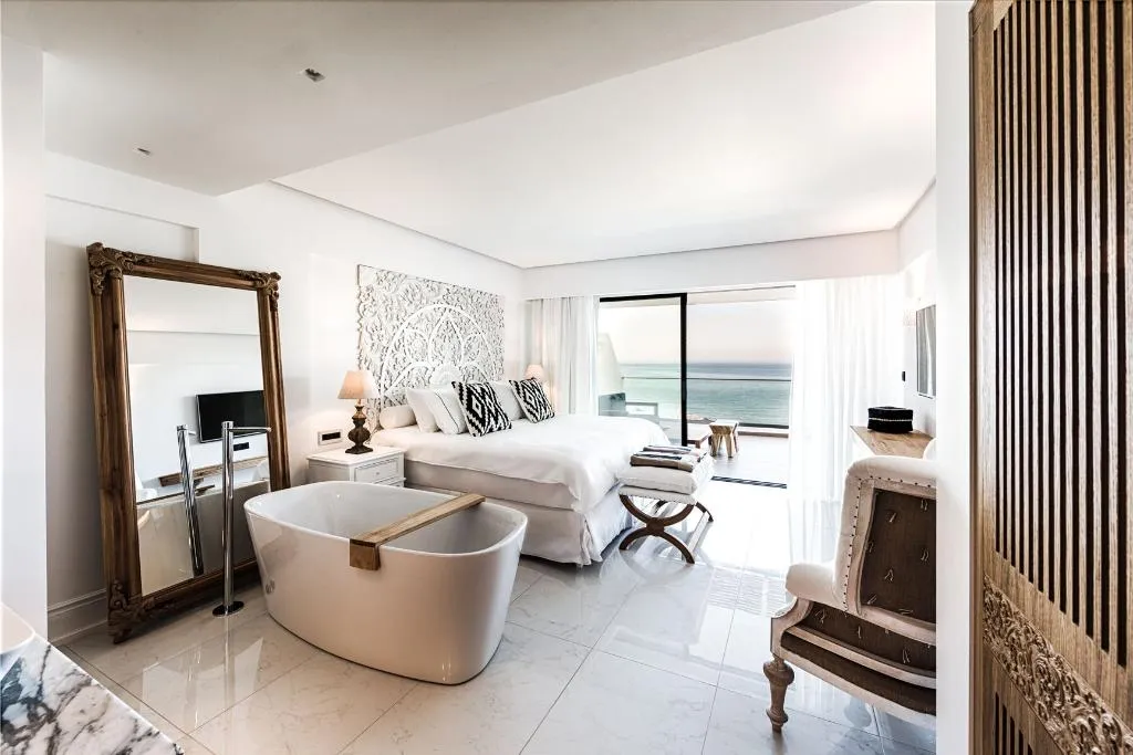 Double or Twin SEA FRONT Room, Abaton Island Resort & Spa, Crete