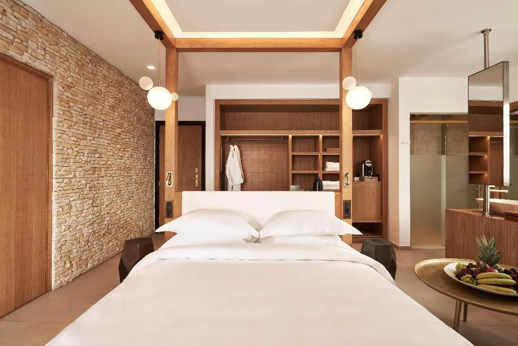 SUITE WITH JACUZZI Room, Myconian Naia - Preferred Hotels & Resorts, Mykonos