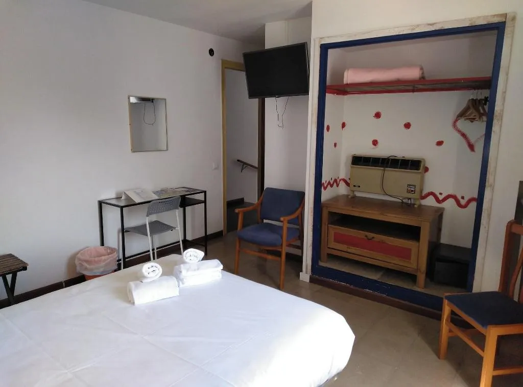 Room, Corisco, Costa Brava