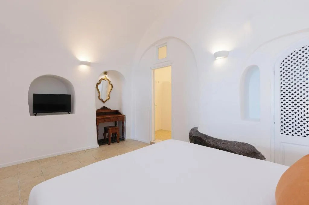 Room, Nevma Suites, Santorini