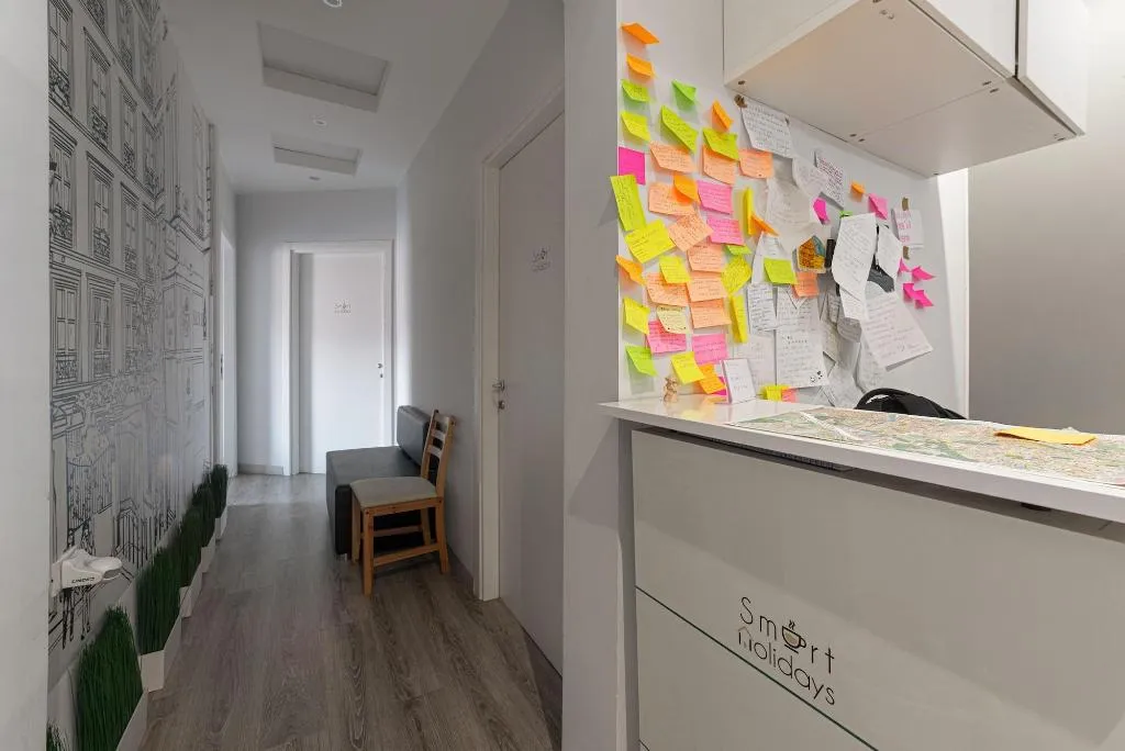 Sports and Entertainment, Smart Holidays Roma B B, Naples